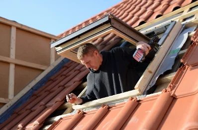 Pose de fenêtres de toit Velux à Grézolles